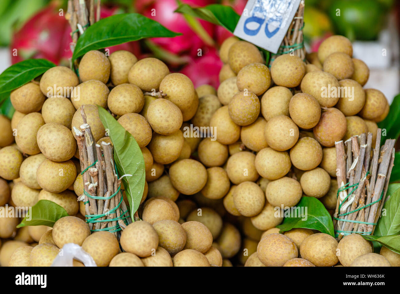 ลำไยสดพวง (1 kg)