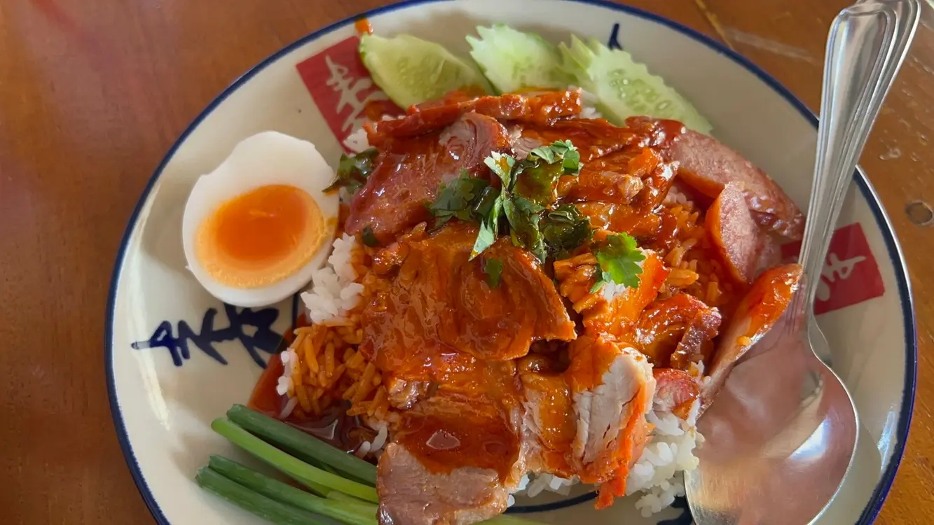 ข้าวหมูแดงหมูกรอบ