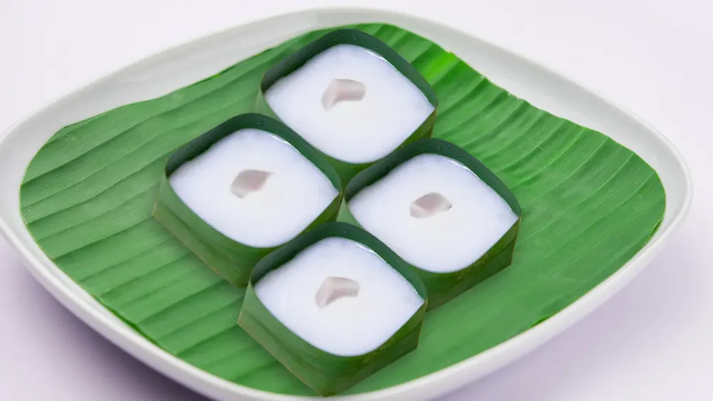 Taro and Sago Tako Pudding (Wan Damrong Mae Bunchuay)