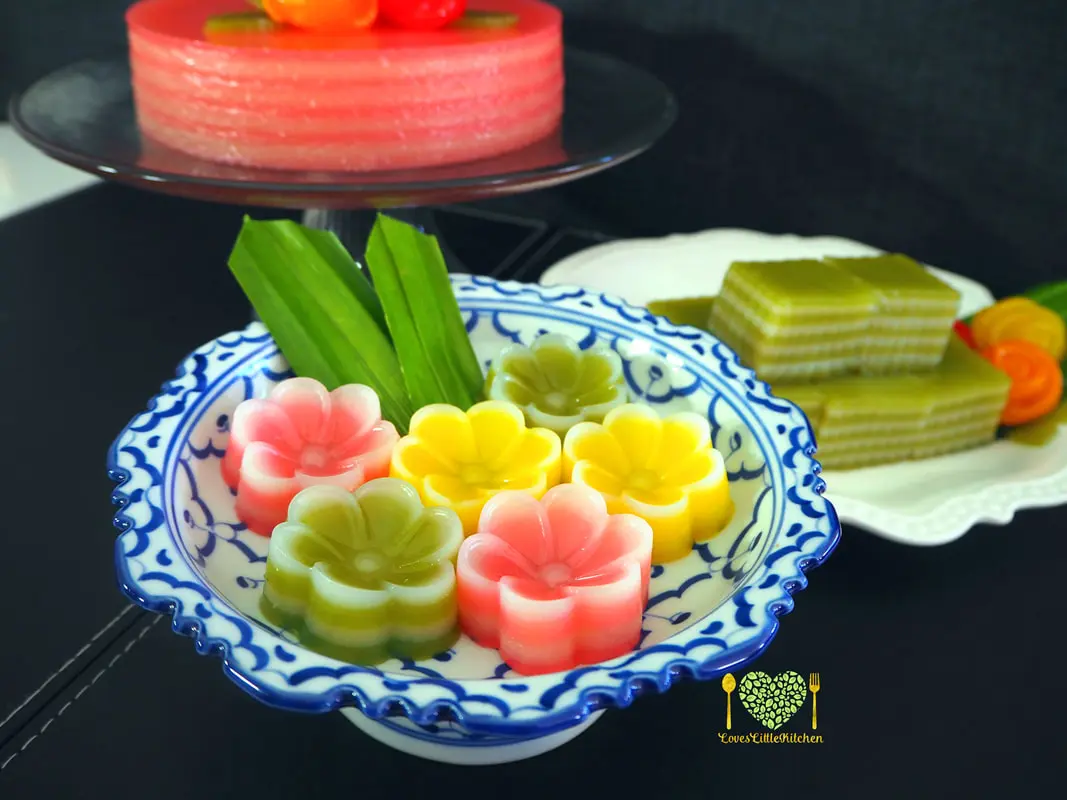 ขนมชั้น (กล่อง 9 ชิ้น)